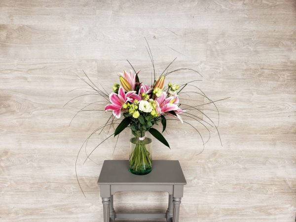 bouquet de fleurs de lys et lisianthus