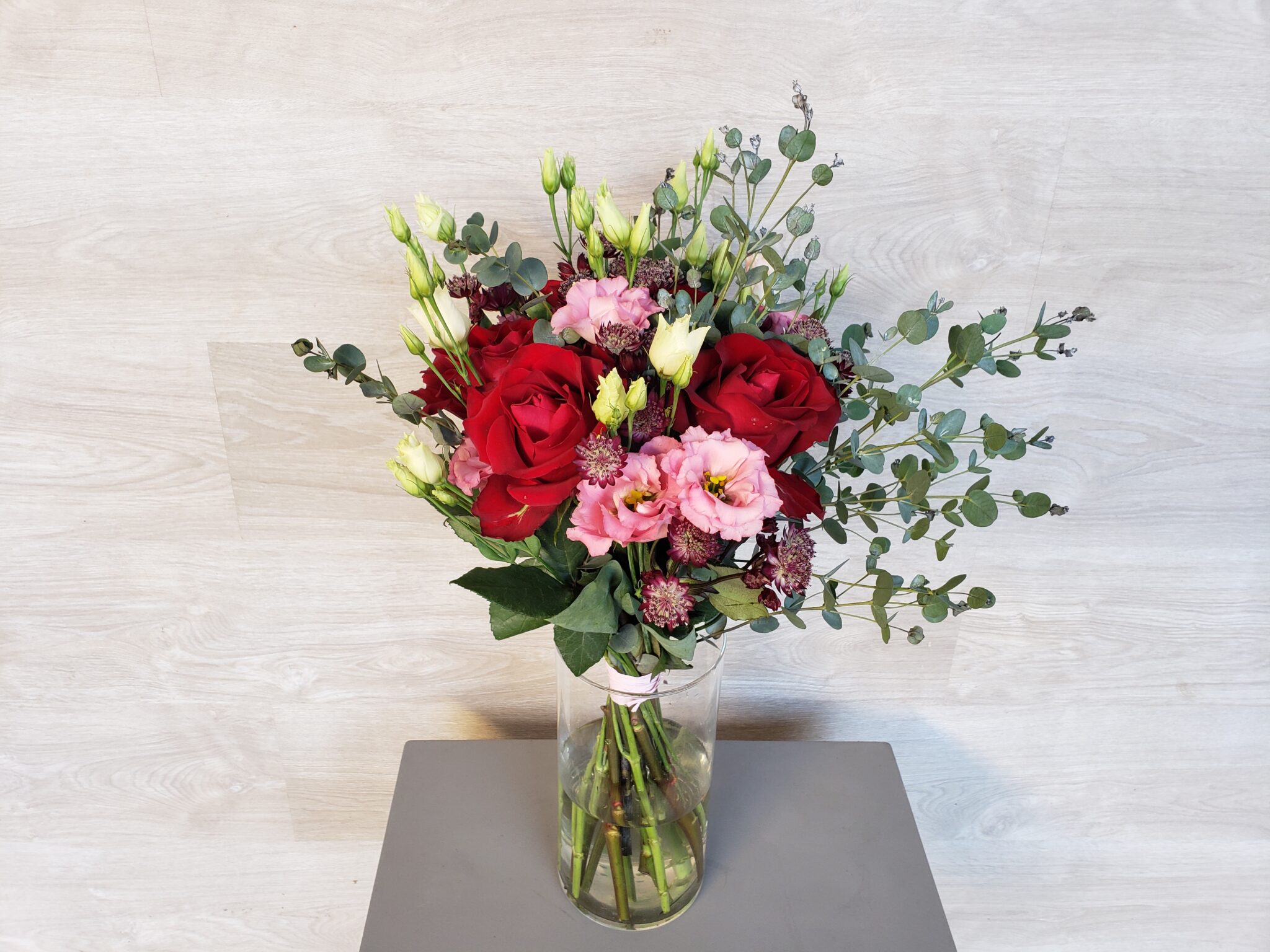 Bouquet champêtre rouge et rose - Marie Danède Artisan fleuriste