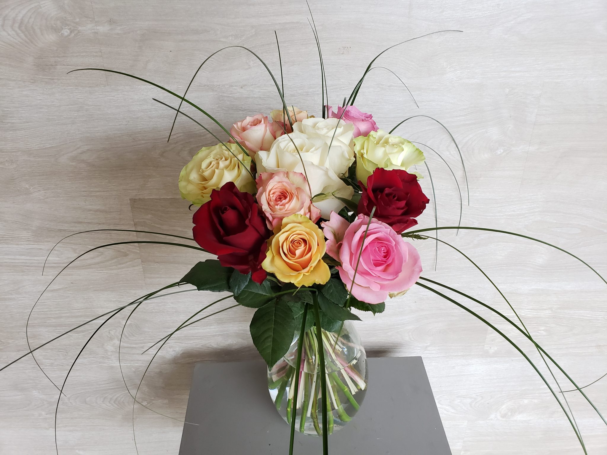 Bouquet de roses multicolores - Marie Danède Artisan fleuriste