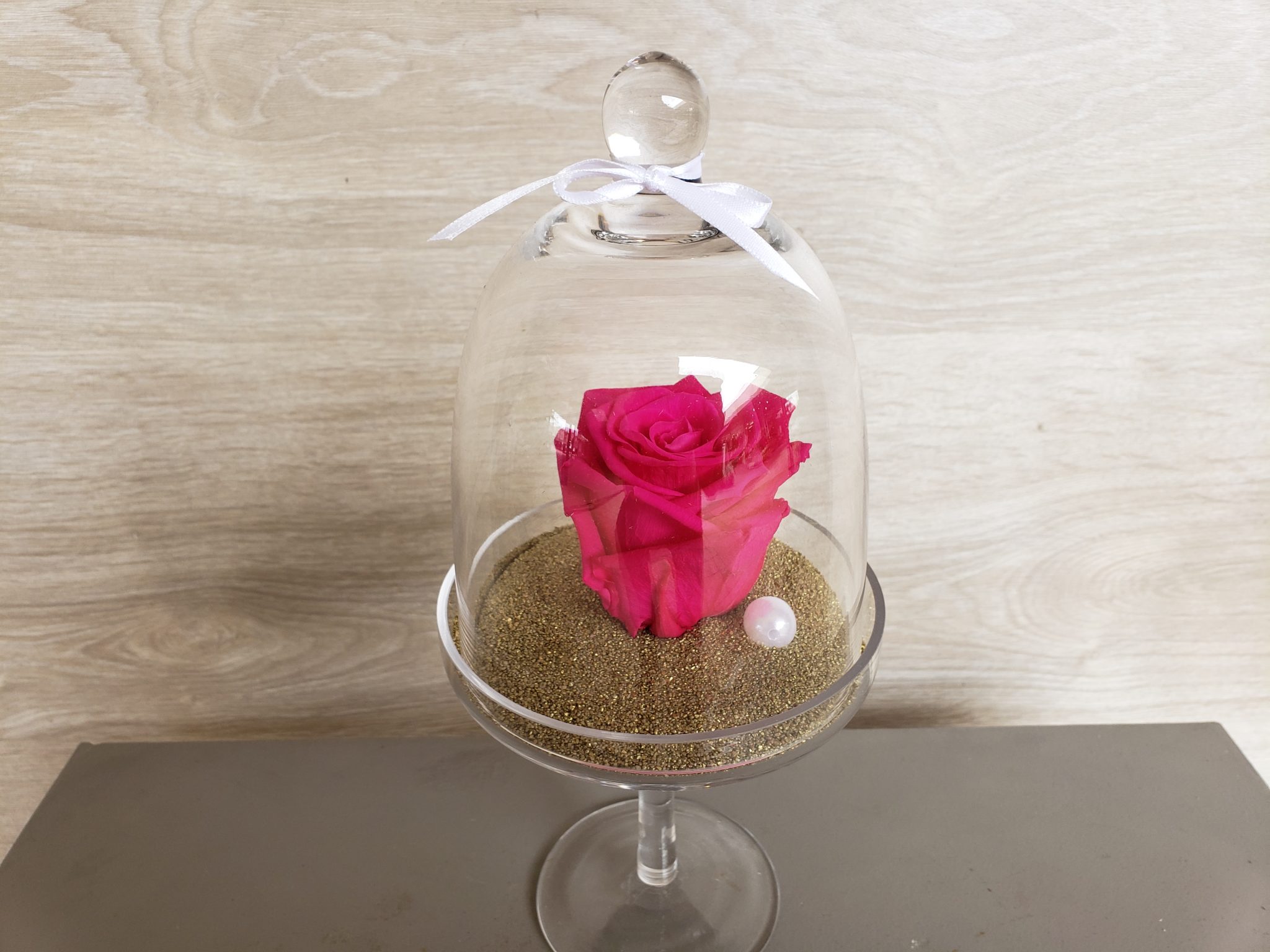 Rose éternelle dans sa cloche sur pied - Marie Danède Artisan fleuriste