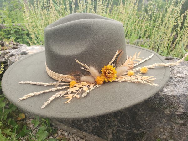 chapeau fleuri sechées Marie Danède Art Floral et Curiosités 3 1